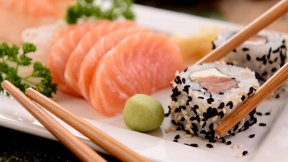 Sushi – idealny pomysł na zdrowy i pożywny lunch w domu
